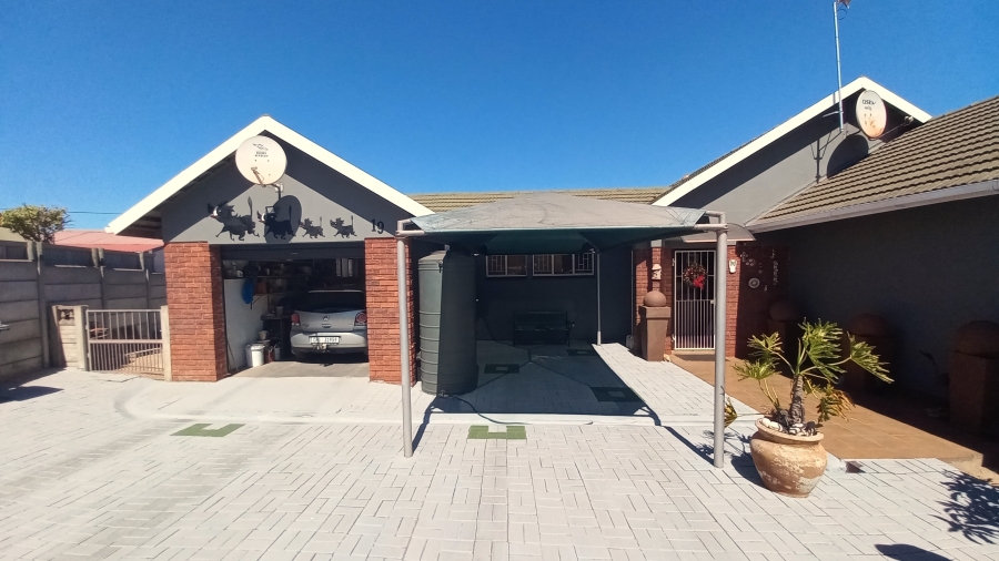 3 Bedroom Property for Sale in Vredenburg Western Cape